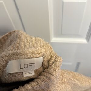 Loft ladies XL turtle neck snow flake seater